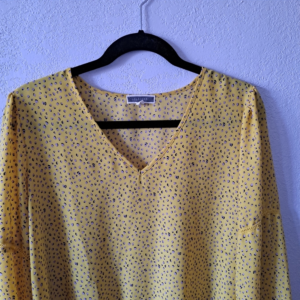 Pleione Yellow V Neck Peplum Blouse - Picture 2 of 7